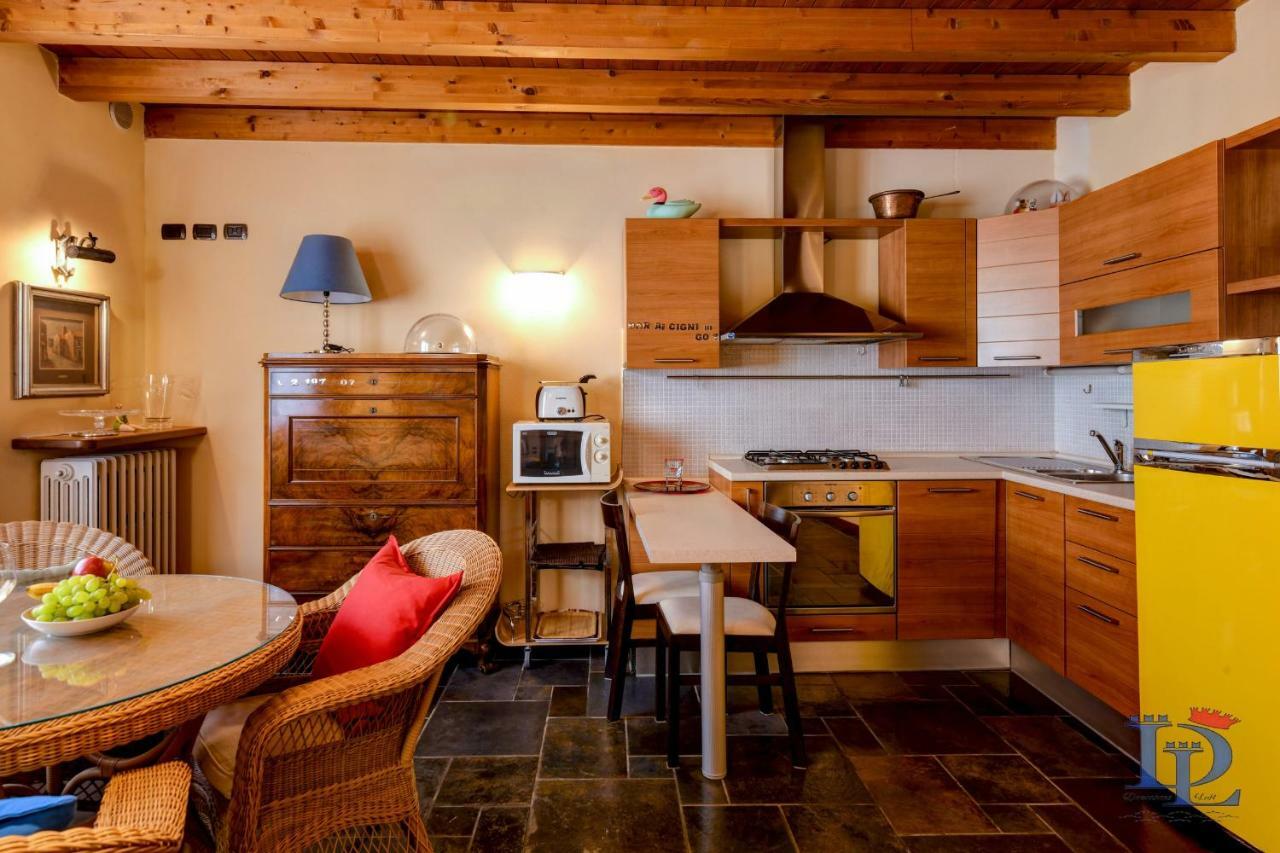 Desenzanoloft Official Partner Marriott Homes & Villas -Penthouse Never Say Never Sirmione Castle View Bagian luar foto