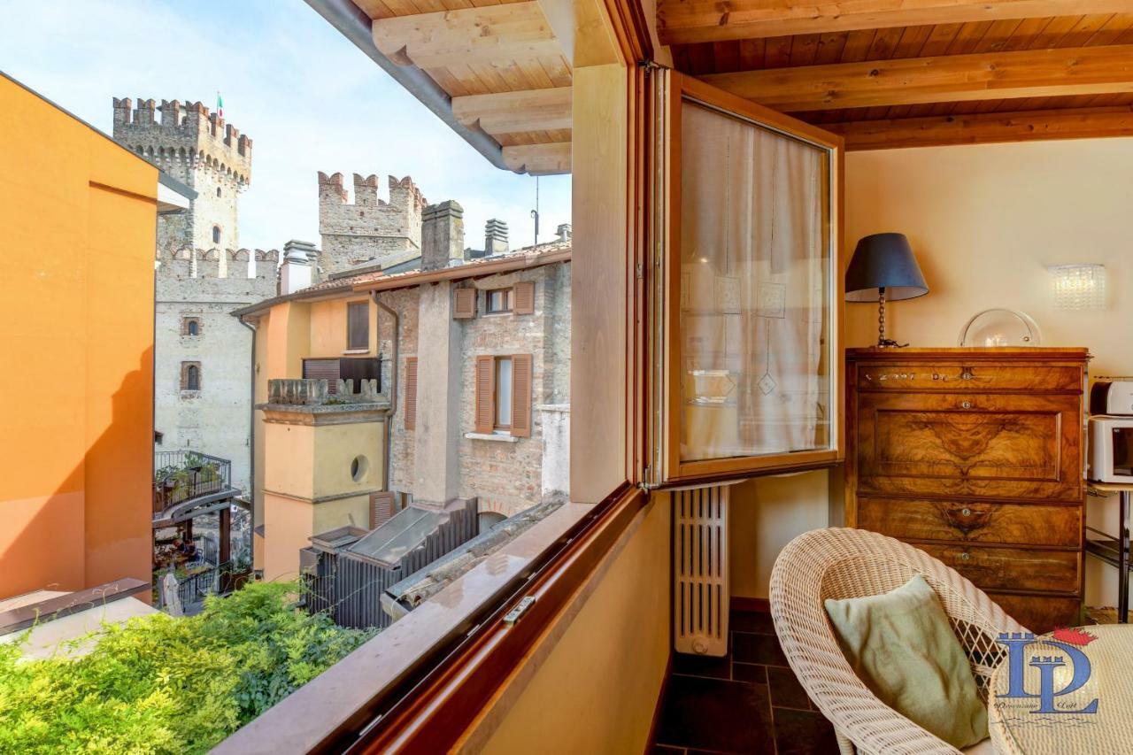 Desenzanoloft Official Partner Marriott Homes & Villas -Penthouse Never Say Never Sirmione Castle View Bagian luar foto