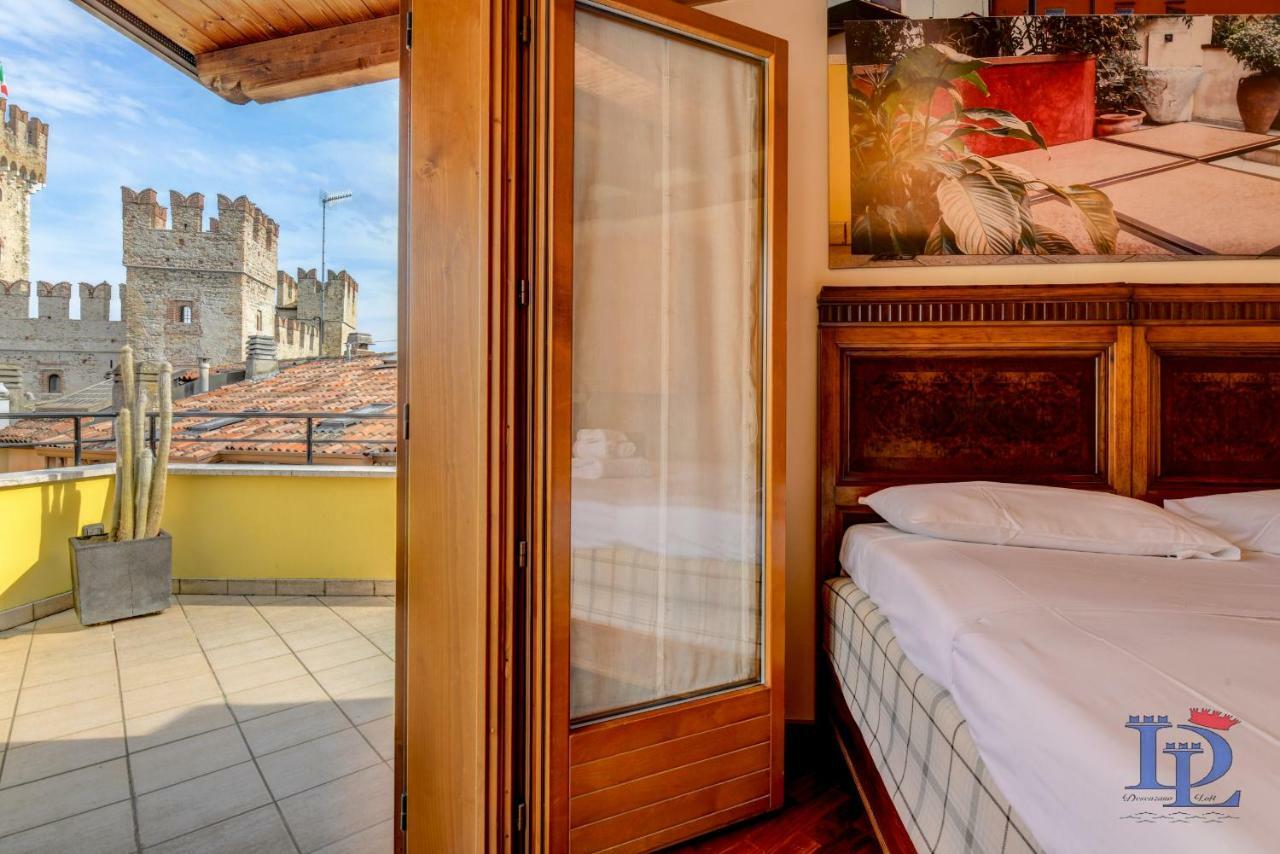 Desenzanoloft Official Partner Marriott Homes & Villas -Penthouse Never Say Never Sirmione Castle View Bagian luar foto